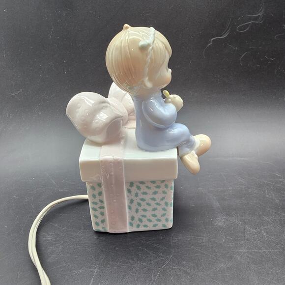 Precious Moments Christmas Night Light Boy on Present 1991 Enesco - Picture 4 of 8